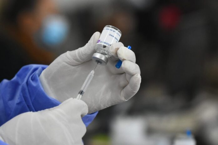 vacunacion-vacuna-vacunas-arena-covid-Charly-Soto02