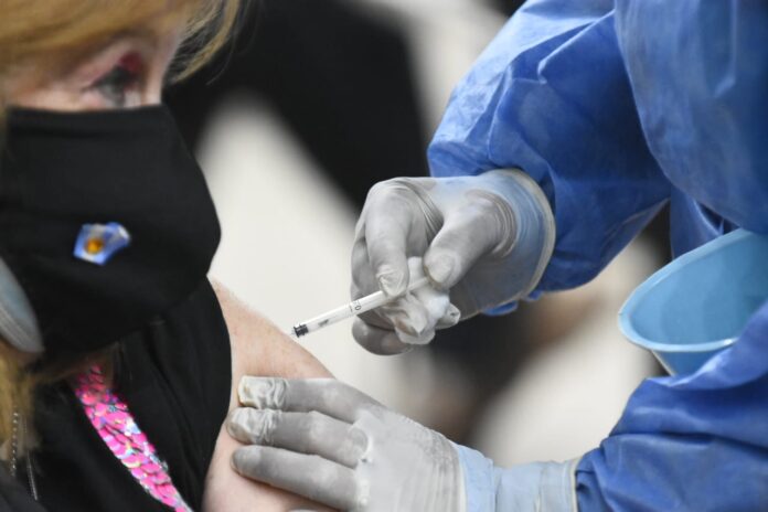 vacunacion-vacuna-vacunas-arena-covid-Charly-Soto05