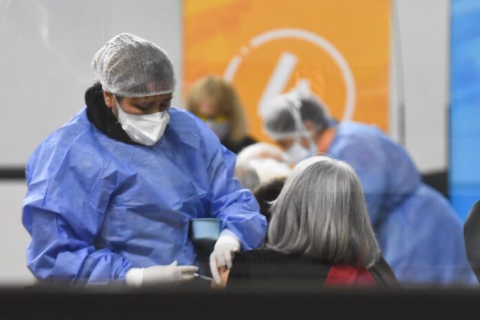 vacunacion-vacuna-vacunas-arena-covid-Charly-Soto15