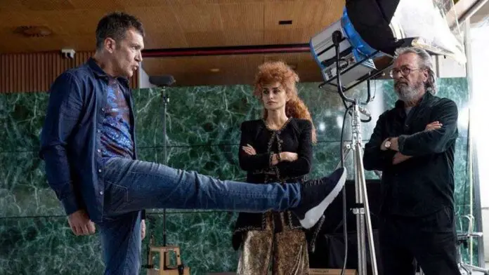 penélope, banderas y Martínez