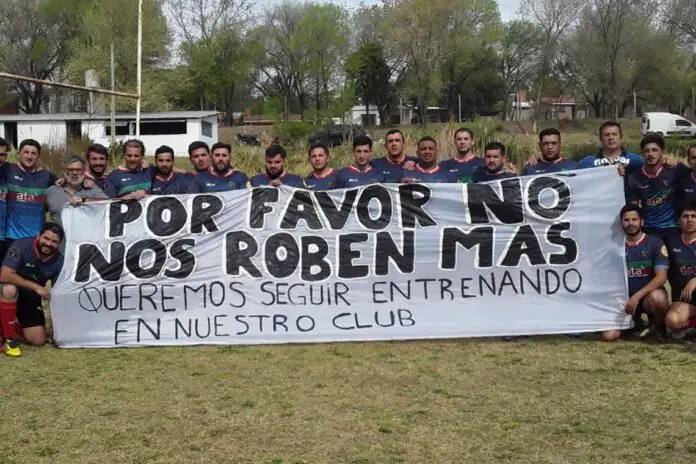 c3594d8d-0917-464c-bee1-f4e9772e4055_large