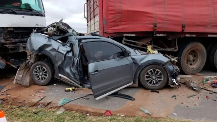 accidente-autos-camiones-autopista-cordoba-rosario