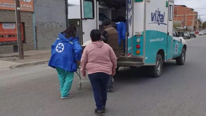 ambulancia-puertas-paciente-bariloche