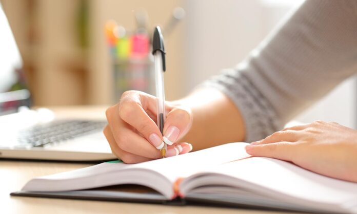 escribiendo