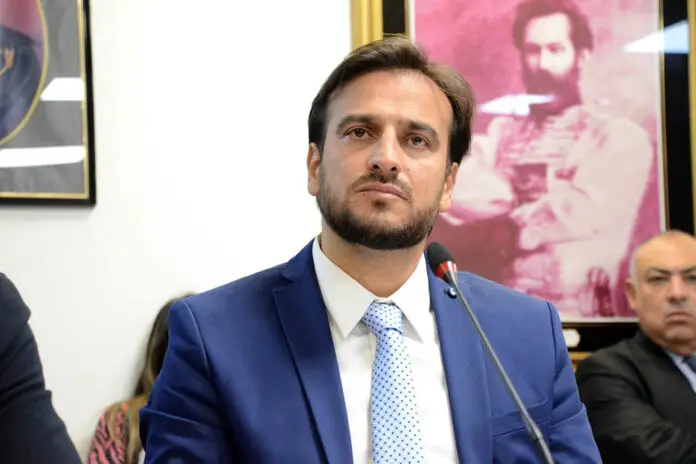 multimedia.normal.866cd7e7280e7c7d.446965676f204d657374726520c2a9206172636869766f5f6e6f726d616c2e6a7067