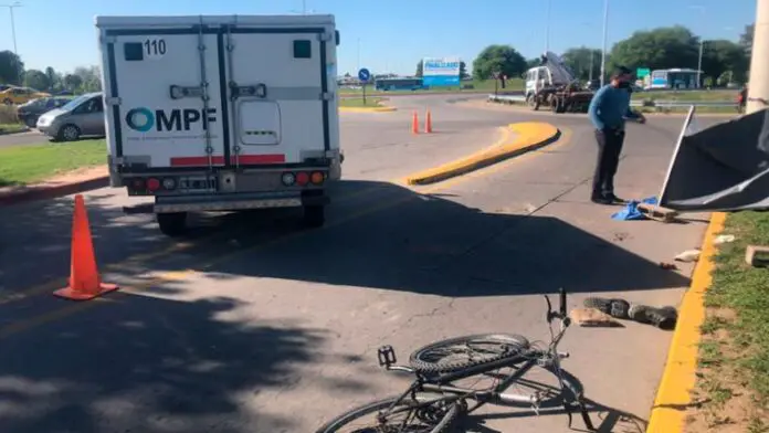 ciclista camion
