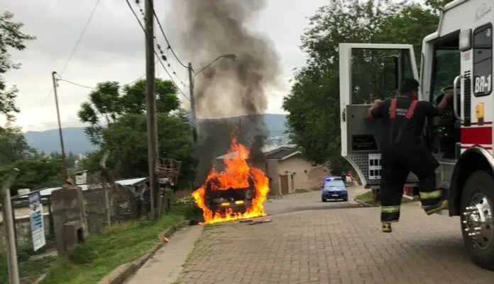 incendio auto juana de arco