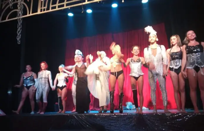 burlesque 2