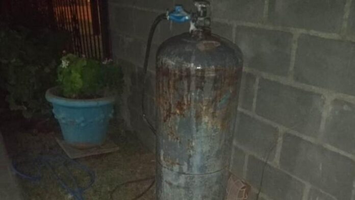 venta-tubo-gas-vecina-colonia-caroyas