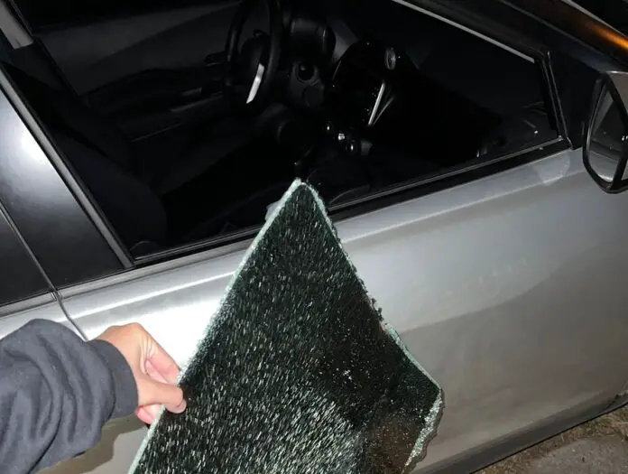 robo auto costa azul