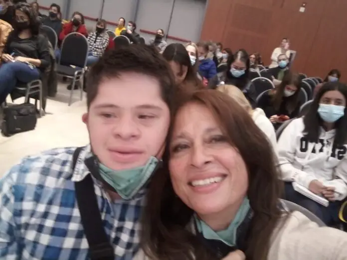 Gastón y su mamá Verónica
