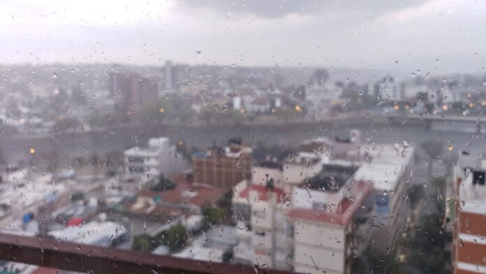 lluvia-carlos-paz (2)