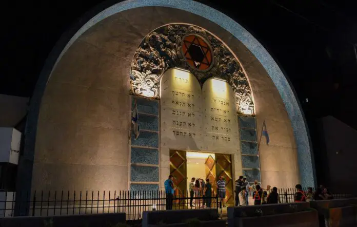 Noche de los templos