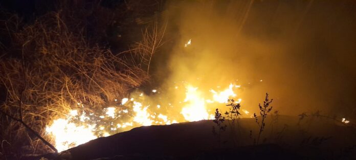 basural clandestino fuego