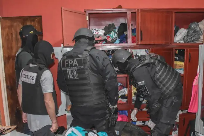 madre e hijo detenidos