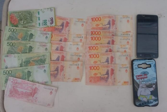 arrebato telefono y dinero