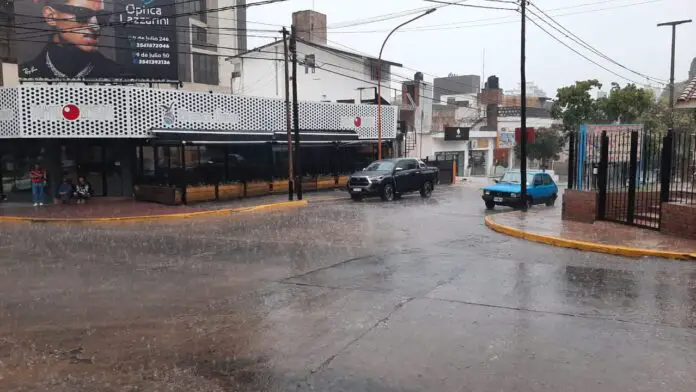 lluvia carlos paz 22-12
