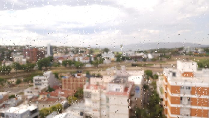 lluvia carlos paz2