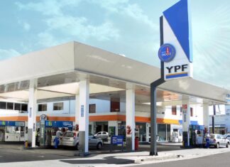 Freno a los surtidores: YPF absorberá las subas del petróleo para evitar un desplome en las ventas