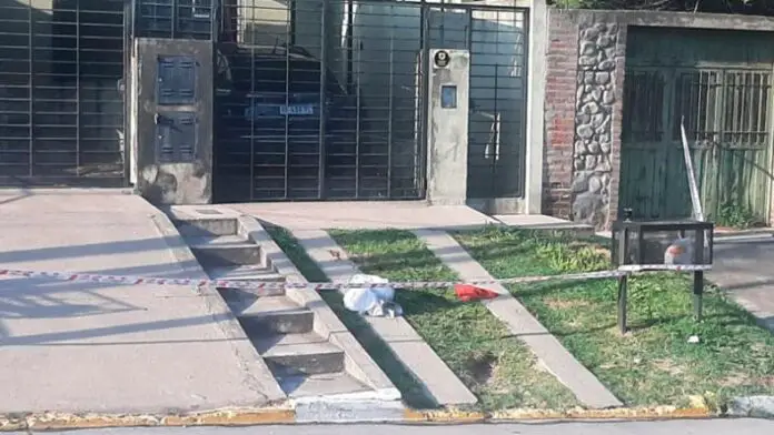mujer baleada por la espalda