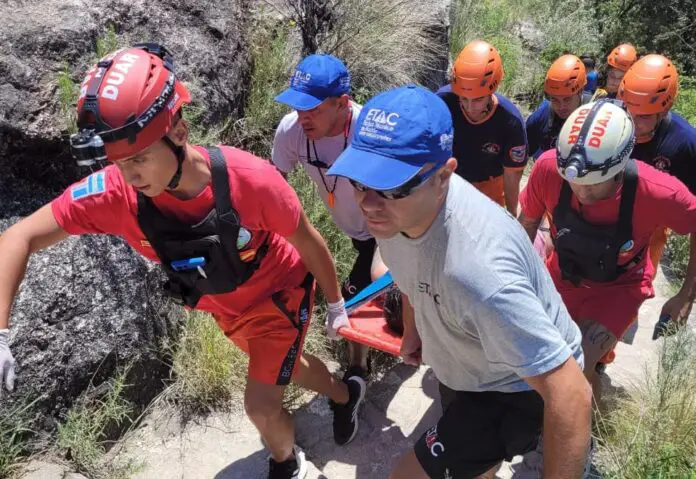 rescate hombre ahogado mina clavero