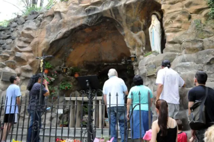 virgen de lourdes