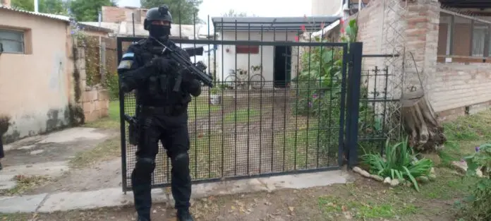 delivery mina clavero