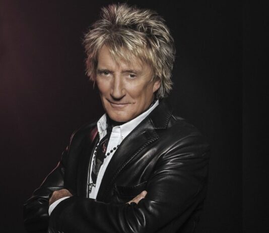 Rod Stewart suspendió su gira de despedida tras colocarse un stent coronario