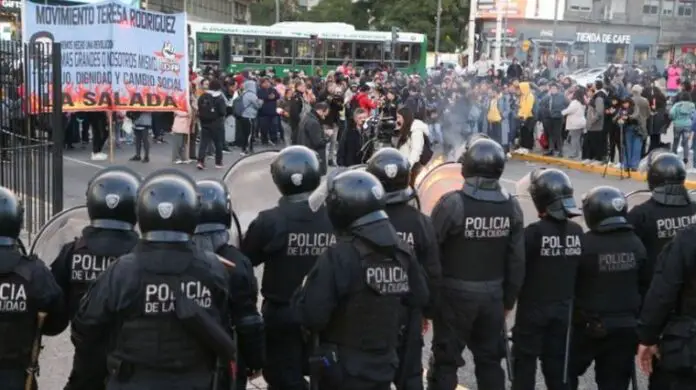 policias