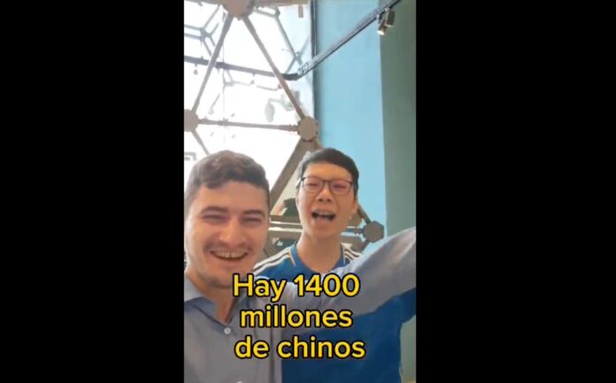 Chino fanatico de Argentina