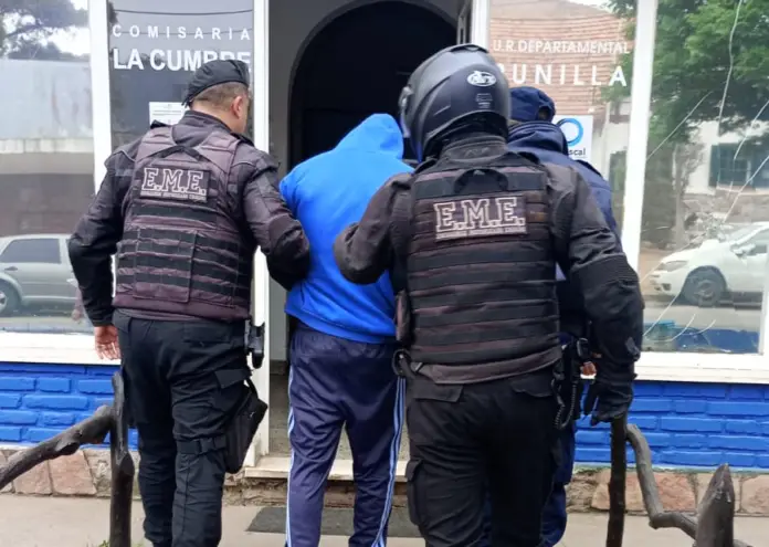 la cumbre detenido