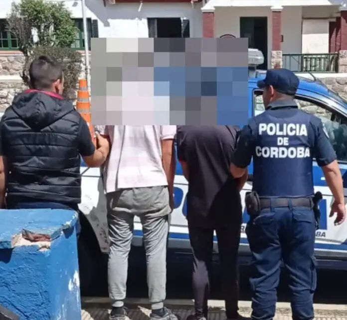Dos detenidos luego de robar en un comercio