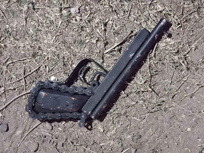 Joven detenido con replica de arma