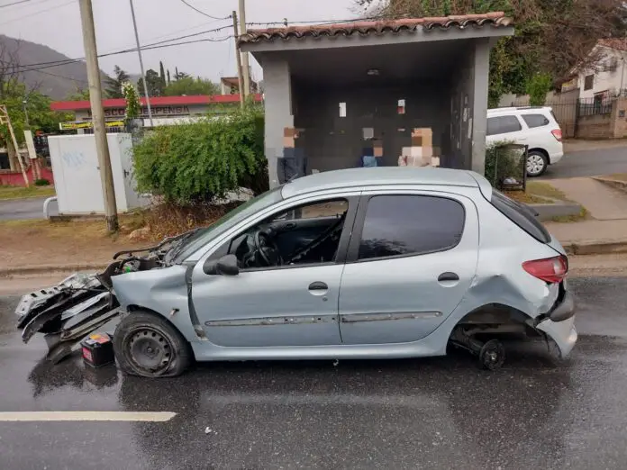 choque auto carlos paz