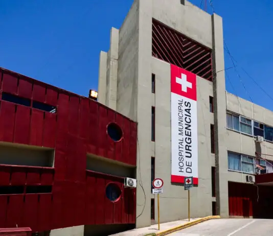 Piden una cadena de oración por Santiago, el adolescente brutalmente atacado en Carlos Paz: buscan a los autores de la golpiza