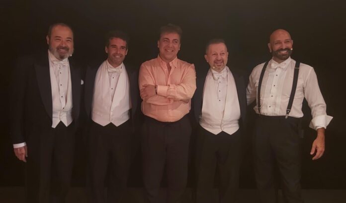 Cristian Castro fue a ver a Los Mosqueteros del Rey