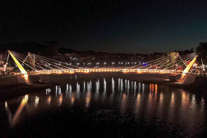carlos paz de noche