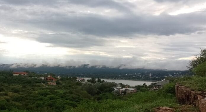 Tiempo-nublado-y-lluvioso-