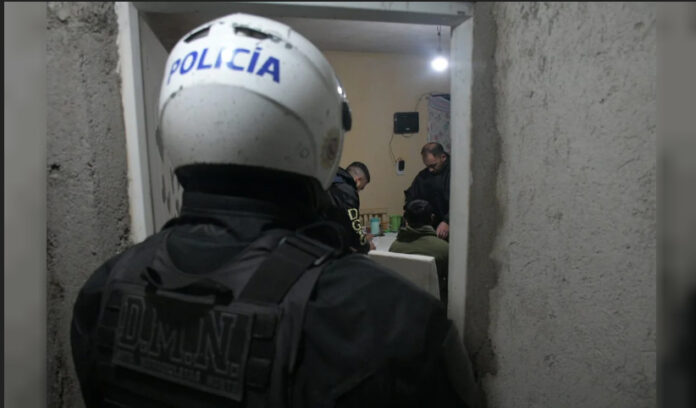 allanamiento en villa La tela