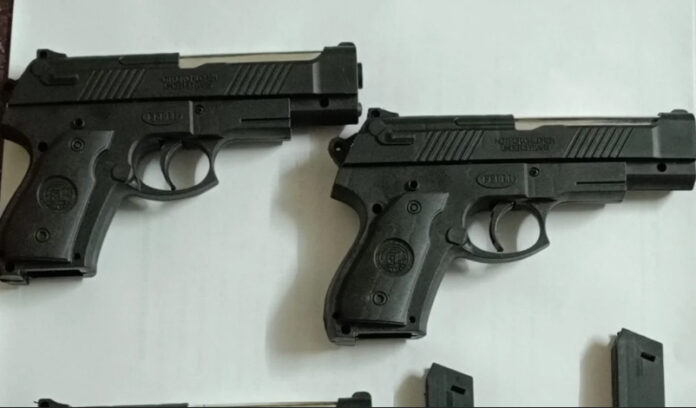 replicas de pistolas