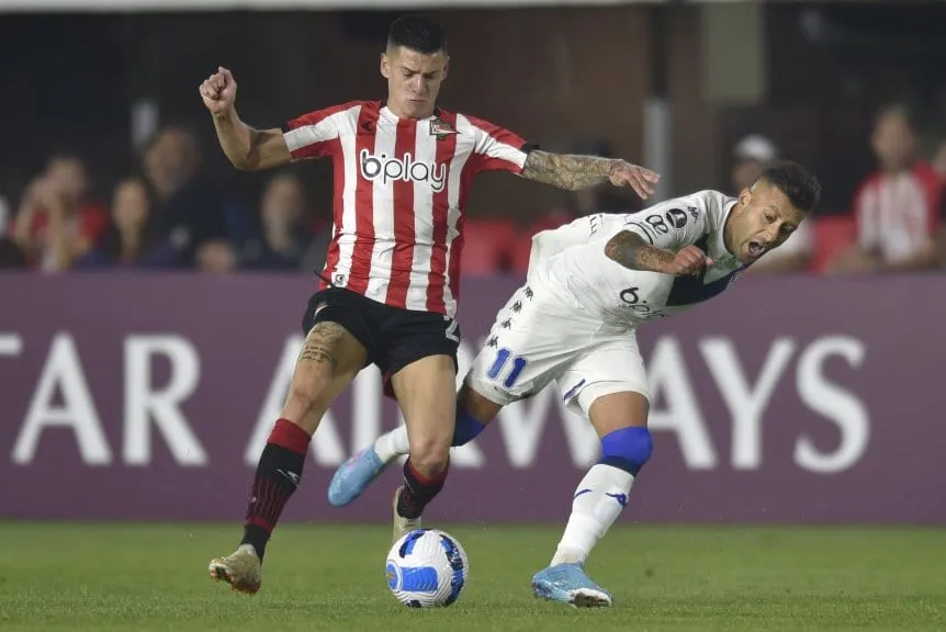 velez-estudiantes-2022_w862