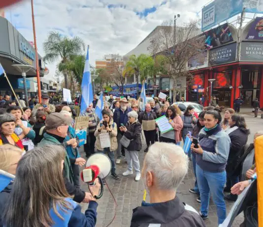 Carlos Paz: El frente de lucha de jubilados y médicos ante la crisis terminal del PAMI