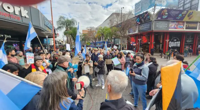 Carlos Paz: El frente de lucha de jubilados y médicos ante la crisis terminal del PAMI