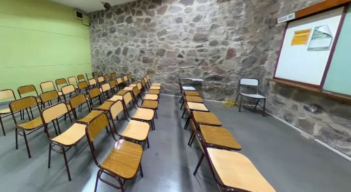 Miércoles sin clases por un reclamo salarial de docentes.