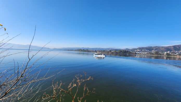 Lago-Carlos-Paz-Catamaran