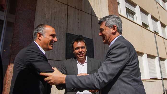 2522995-1iatoeb0rw-whr