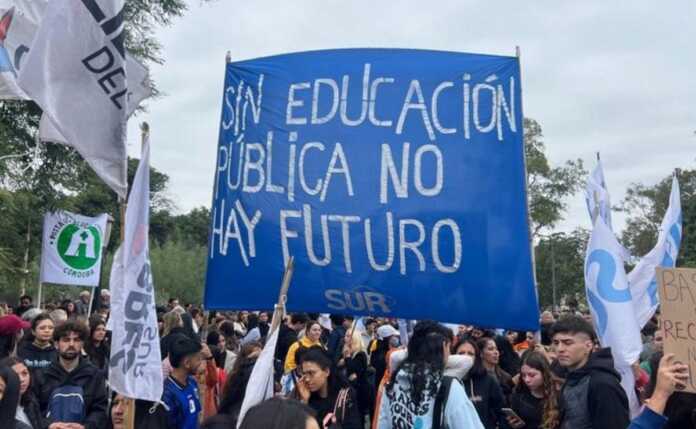 Marcha universitaria