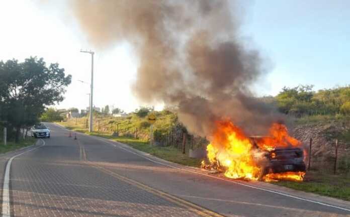 incendio-auto-cabalango03