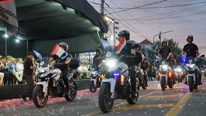 motos-policia-de-cordoba-en-desfile-1931669