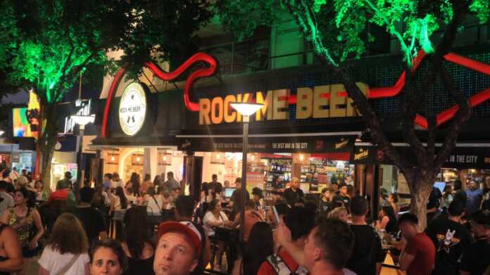 Rockmebeer-Rock-Me-Beer-01